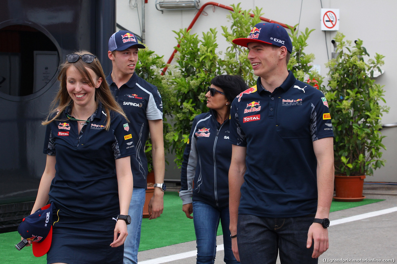 GP SPAGNA, 12.05.2016 -  Daniil Kvyat (RUS) Scuderia Toro Rosso STR11 e Max Verstappen (NED) Red Bull Racing RB12
