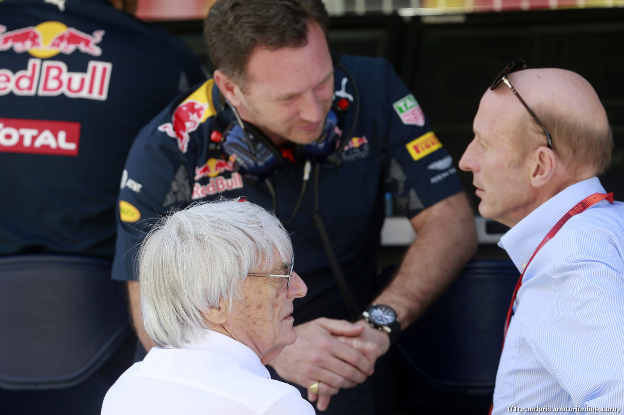 GP SPAGNA, 14.05.2016 - Prove Libere 3, Christian Horner (GBR), Red Bull Racing, Sporting Director, Bernie Ecclestone (GBR), President e CEO of FOM e Donald Mackenzie (GBR) CVC Capital Partners Managing Partner, Co Head of Global Investments.