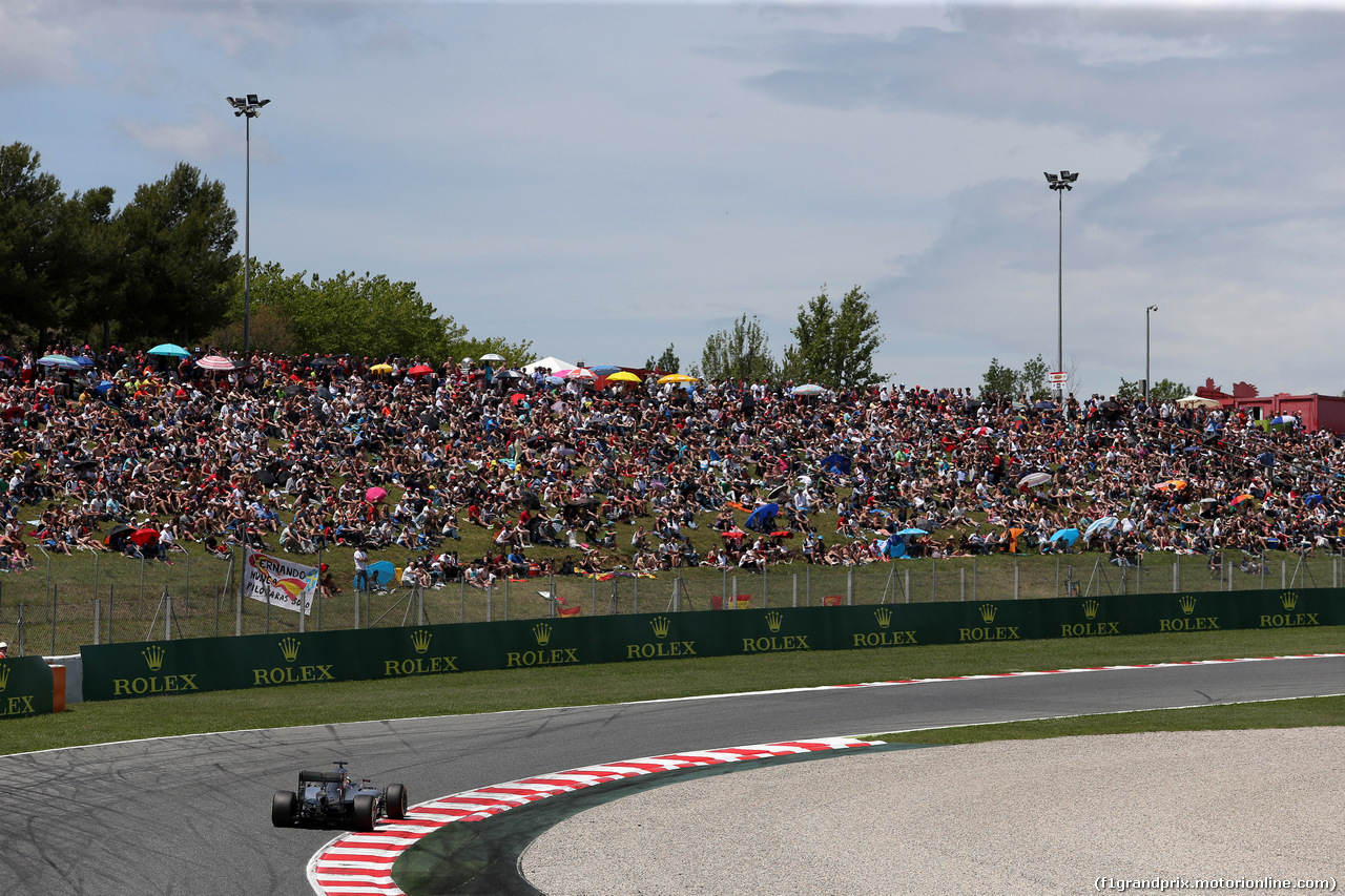GP SPAGNA, 14.05.2016 - Qualifiche, Lewis Hamilton (GBR) Mercedes AMG F1 W07 Hybrid