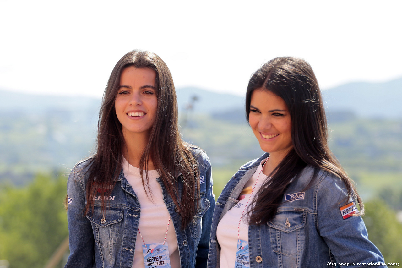 GP SPAGNA, 13.05.2016 - Prove Libere 1, Ragazzas in the paddock