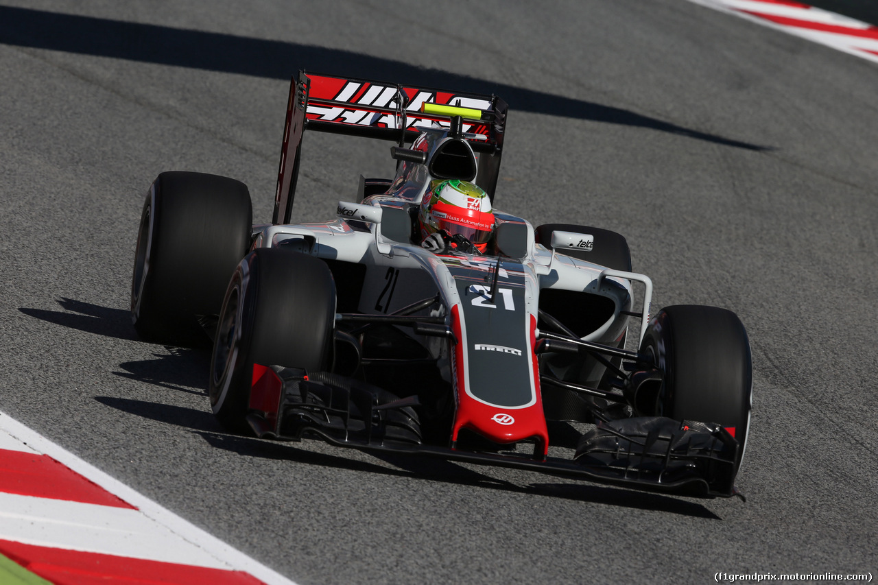 GP SPAGNA, 13.05.2016 - Prove Libere 1, Esteban Gutierrez (MEX) Haas F1 Team VF-16