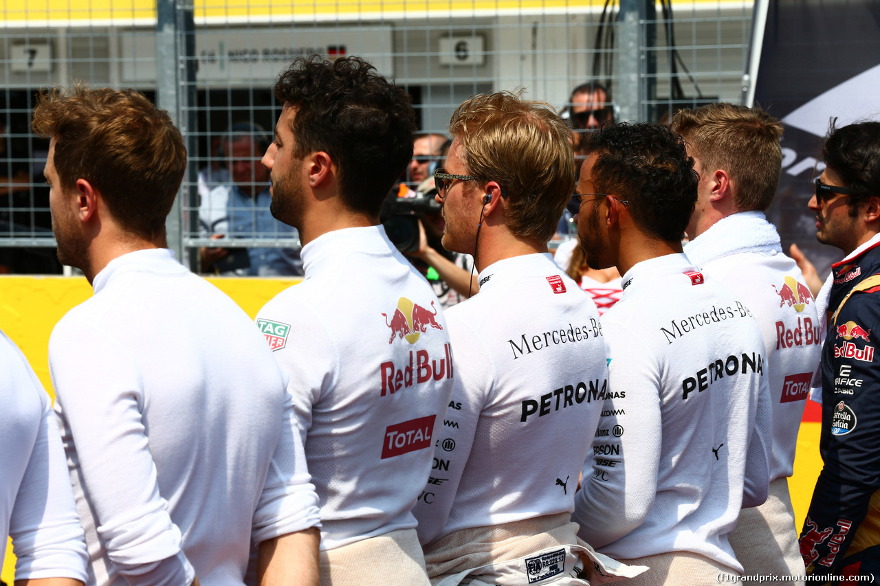 GP UNGHERIA, 24.07.2016 - Gara, The drives observe the national anthem, Nico Rosberg (GER) Mercedes AMG F1 W07 Hybrid
