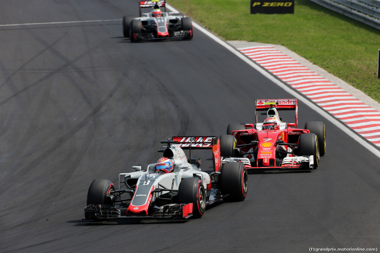 GP UNGHERIA, 24.07.2016 - Gara, Romain Grosjean (FRA) Haas F1 Team VF-16 e Kimi Raikkonen (FIN) Ferrari SF16-H
