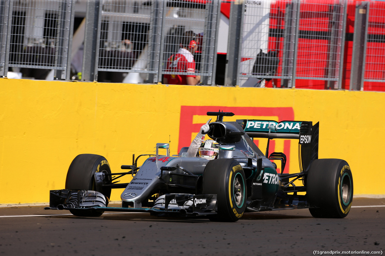 GP UNGHERIA, 24.07.2016 - Gara, Lewis Hamilton (GBR) Mercedes AMG F1 W07 Hybrid celebrates his victory