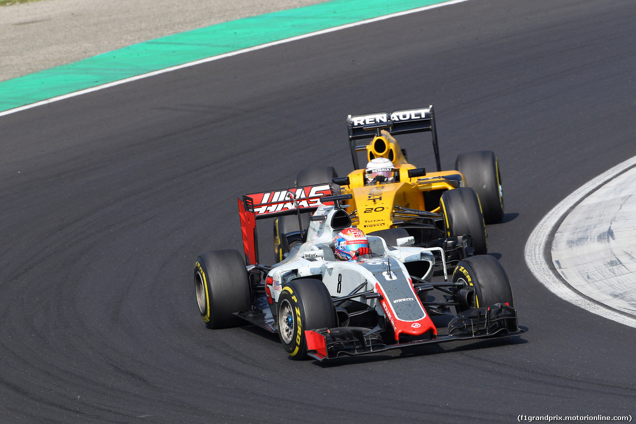 GP UNGHERIA, 24.07.2016 - Gara, Romain Grosjean (FRA) Haas F1 Team VF-16 e Kevin Magnussen (DEN) Renault Sport F1 Team RS16