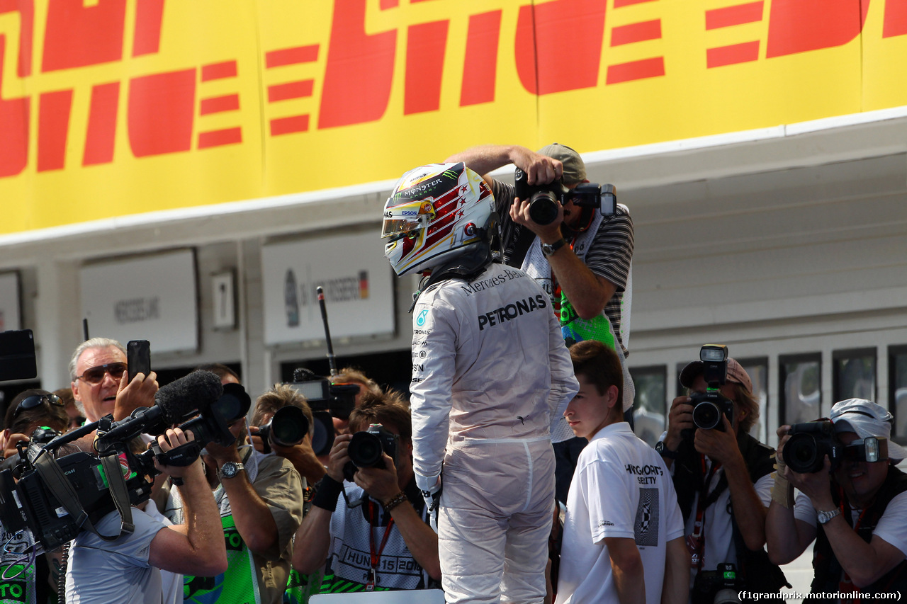 GP UNGHERIA, 24.07.2016 - Gara, Lewis Hamilton (GBR) Mercedes AMG F1 W07 Hybrid vincitore