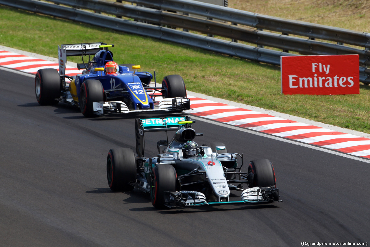 GP UNGHERIA, 23.07.2016 - Prove Libere 3, Nico Rosberg (GER) Mercedes AMG F1 W07 Hybrid e Felipe Nasr (BRA) Sauber C34