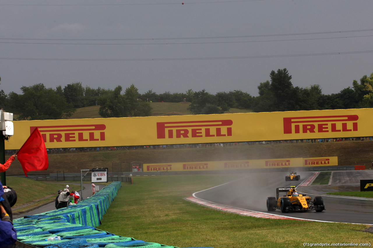 GP UNGHERIA, 23.07.2016 - Qualifiche, Jolyon Palmer (GBR) Renault Sport F1 Team RS16 e the red flag