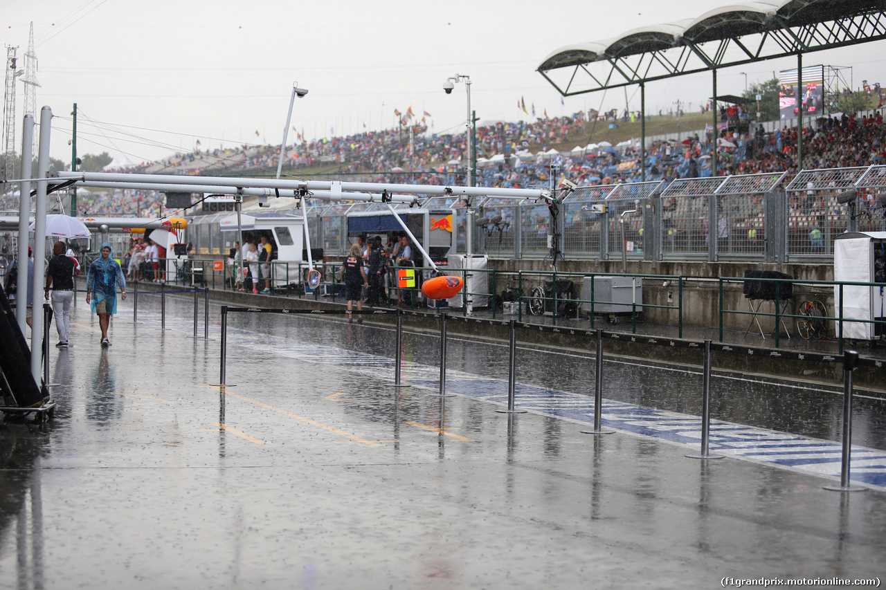 GP UNGHERIA, 23.07.2016 - Qualifiche, A rain storm hits the circuit before qualifying