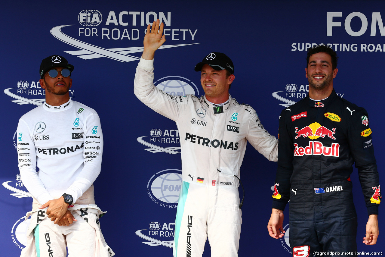 GP UNGHERIA, 23.07.2016 - Qualifiche, secondo Lewis Hamilton (GBR) Mercedes AMG F1 W07 Hybrid, Nico Rosberg (GER) Mercedes AMG F1 W07 Hybrid pole position e terzo Daniel Ricciardo (AUS) Red Bull Racing RB12