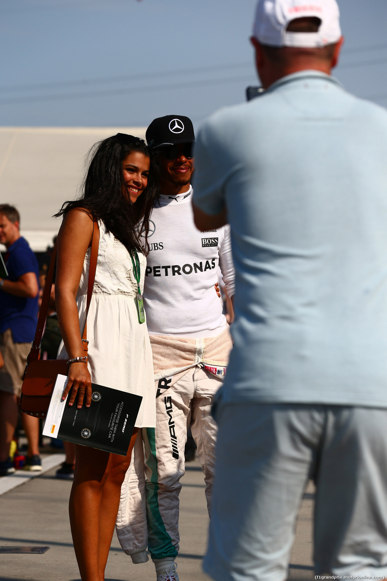 GP UNGHERIA, 23.07.2016 - Lewis Hamilton (GBR) Mercedes AMG F1 W07 Hybrid with a fan