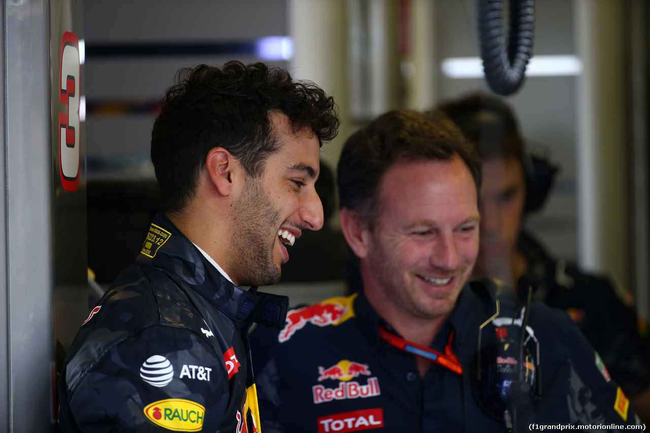 GP UNGHERIA, 22.07.2016 - Prove Libere 1, Daniel Ricciardo (AUS) Red Bull Racing RB12 e Christian Horner (GBR), Red Bull Racing, Sporting Director