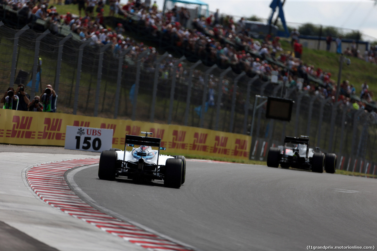 GP UNGHERIA, 22.07.2016 - Prove Libere 1, Valtteri Bottas (FIN) Williams FW38 e Jenson Button (GBR)  McLaren Honda MP4-31