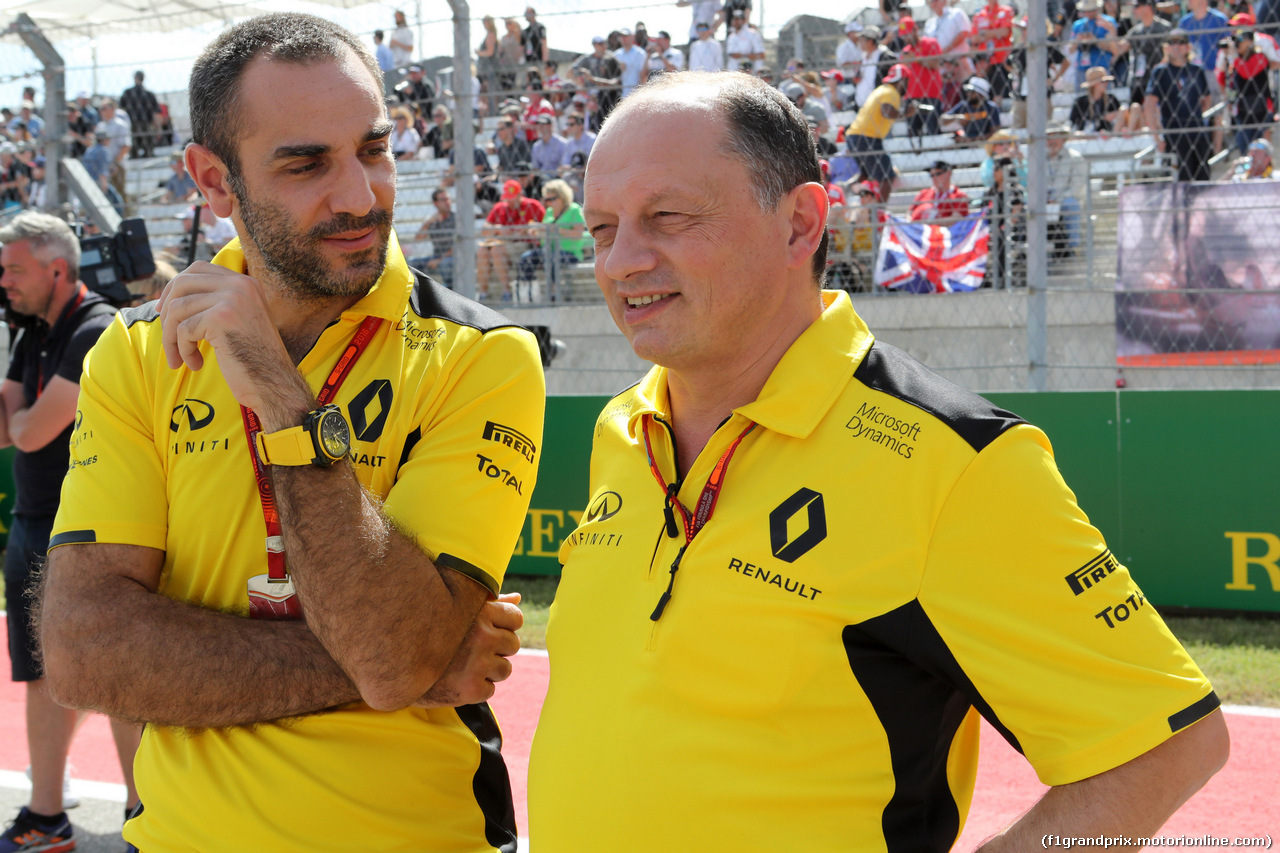GP USA, 23.10.2016 - Gara, Cyril Abiteboul (FRA) Renault Sport F1 Managing Director e Frederic Vasseur (FRA) Renault Sport Formula One Team Racing Director