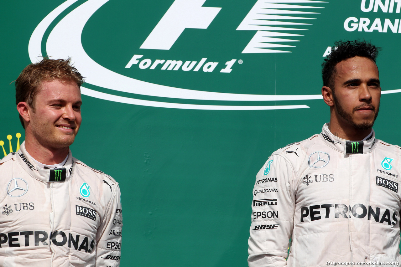 GP USA, 23.10.2016 - Gara, secondo Nico Rosberg (GER) Mercedes AMG F1 W07 Hybrid e Lewis Hamilton (GBR) Mercedes AMG F1 W07 Hybrid vincitore