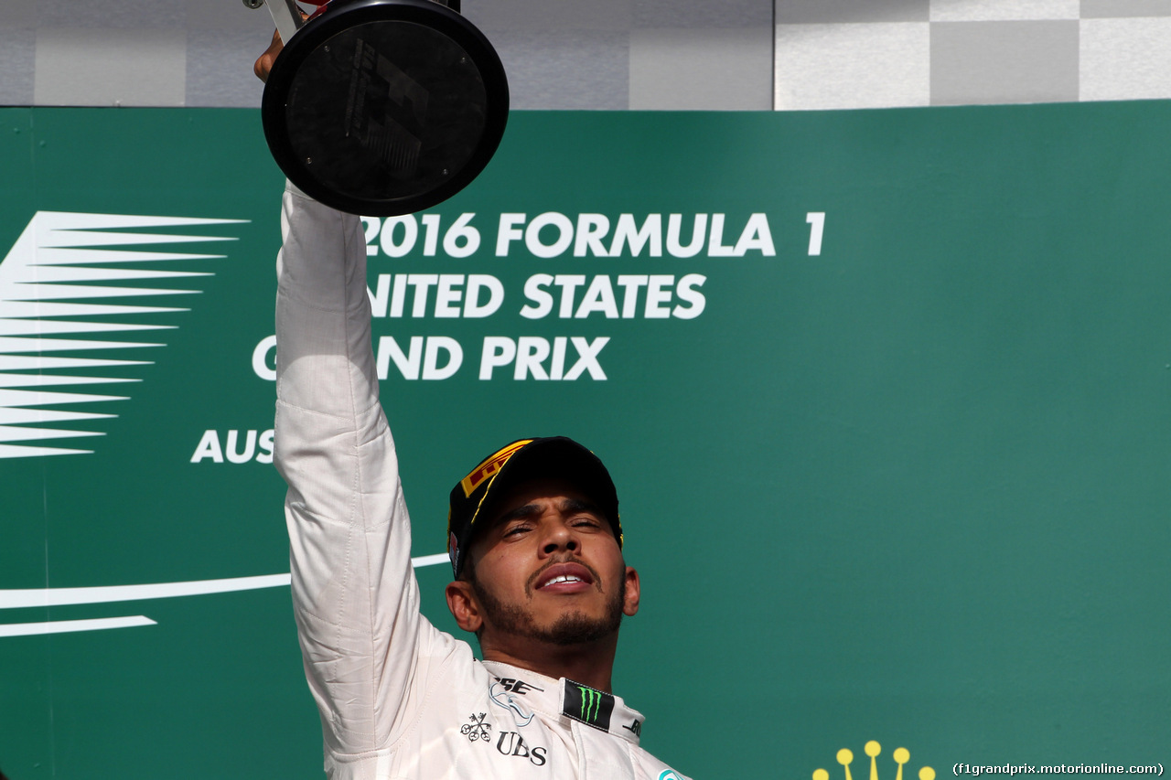 GP USA, 23.10.2016 - Gara, Lewis Hamilton (GBR) Mercedes AMG F1 W07 Hybrid vincitore