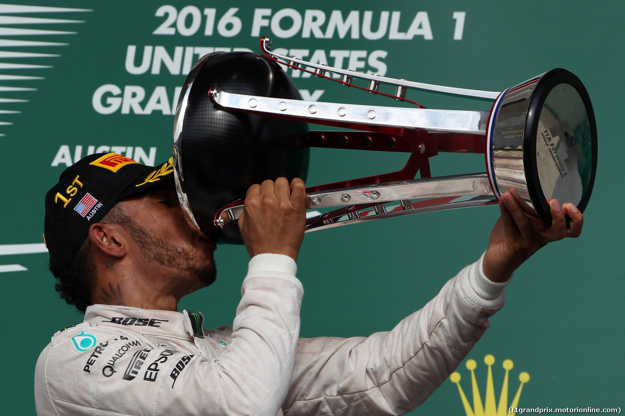 GP USA, 23.10.2016 - Gara, Lewis Hamilton (GBR) Mercedes AMG F1 W07 Hybrid vincitore