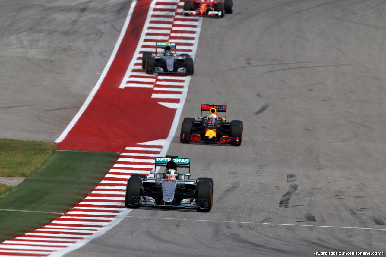 GP USA, 23.10.2016 - Gara, Lewis Hamilton (GBR) Mercedes AMG F1 W07 Hybrid