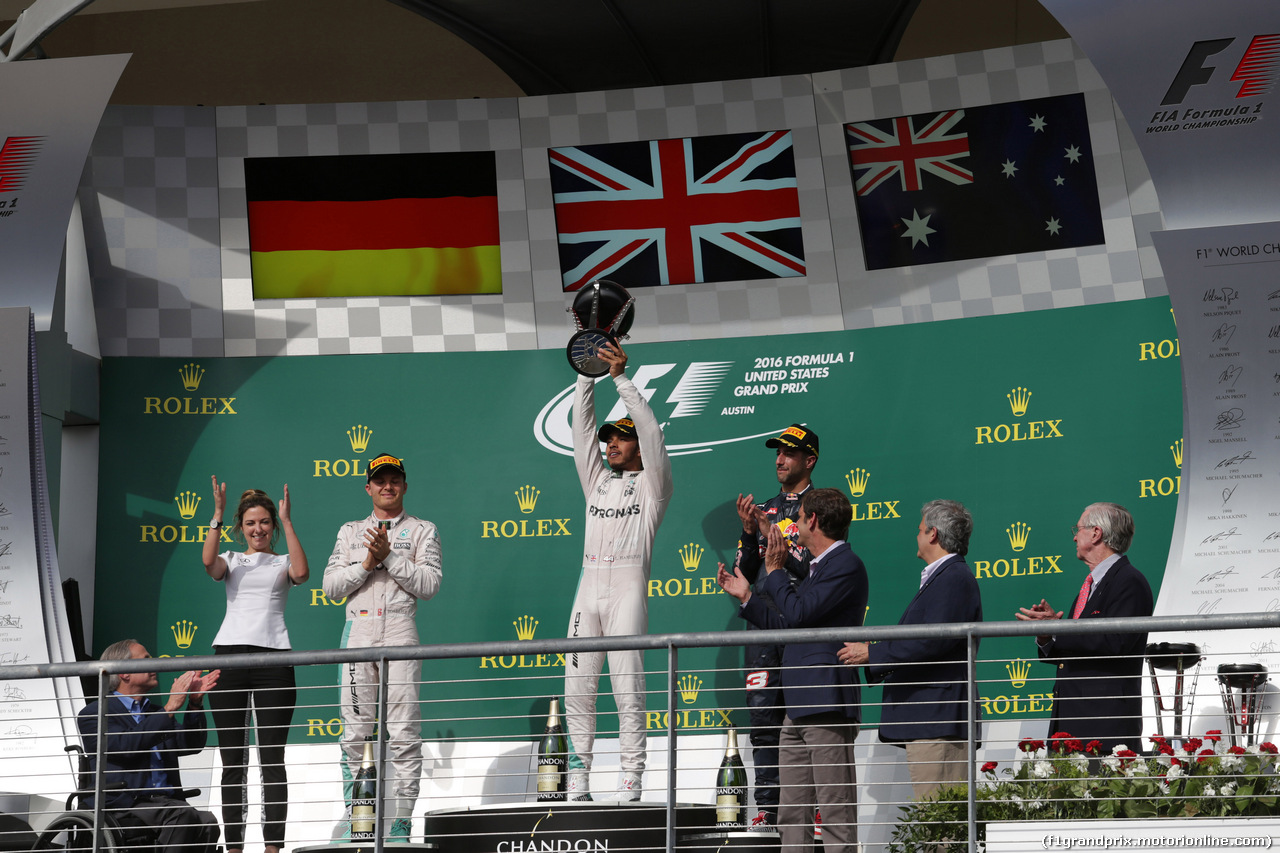 GP USA, 23.10.2016 - Gara, 1st position Lewis Hamilton (GBR) Mercedes AMG F1 W07 Hybrid, secondo Nico Rosberg (GER) Mercedes AMG F1 W07 Hybrid e terzo Daniel Ricciardo (AUS) Red Bull Racing RB12