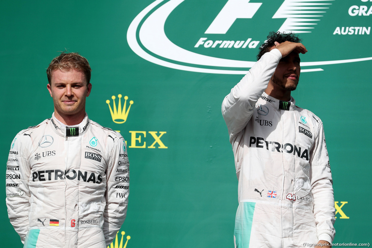 GP USA, 23.10.2016 - Gara, secondo Nico Rosberg (GER) Mercedes AMG F1 W07 Hybrid e Lewis Hamilton (GBR) Mercedes AMG F1 W07 Hybrid vincitore