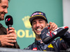 GP USA, 23.10.2016 - Gara, terzo Daniel Ricciardo (AUS) Red Bull Racing RB12 e Gerard Butler, Actor