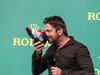 GP USA, 23.10.2016 - Gara, Gerard Butler, Actor drinks champagne with the Daniel Ricciardo (AUS) shoe.