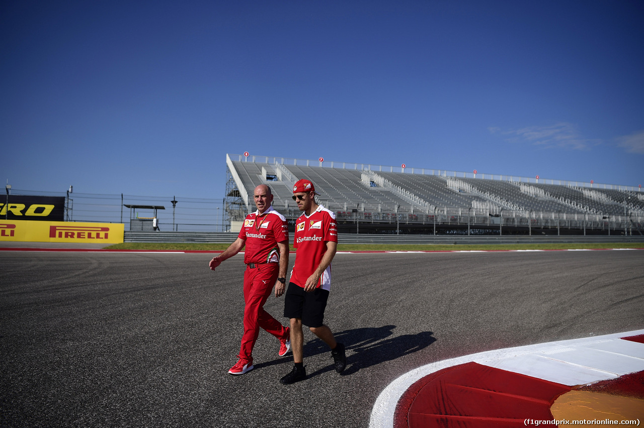 GP USA, 20.10.2016 - Jock Clear (GBR) Ferrari Engineering Director e Sebastian Vettel (GER) Ferrari SF16-H