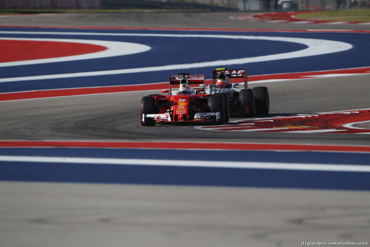 GP USA, 22.10.2016 - Prove Libere 3, Sebastian Vettel (GER) Ferrari SF16-H davanti a Esteban Gutierrez (MEX) Haas F1 Team VF-16