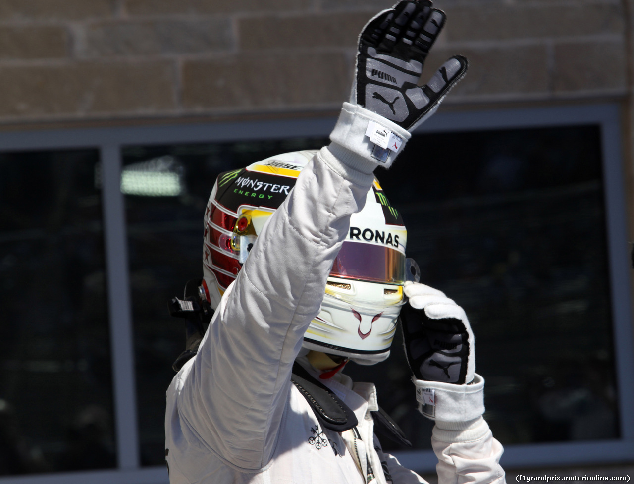 GP USA, 22.10.2016 - Qualifiche, Lewis Hamilton (GBR) Mercedes AMG F1 W07 Hybrid pole position