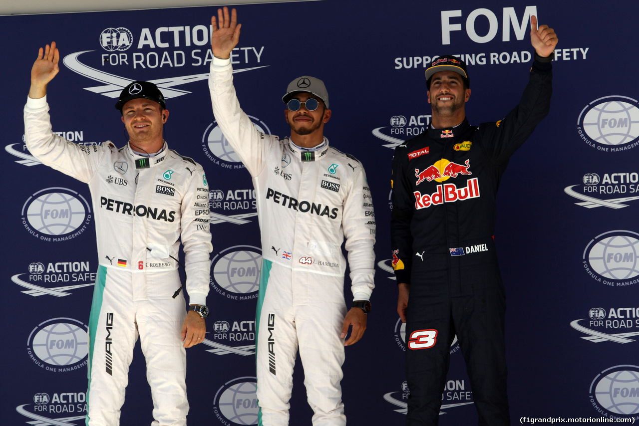 GP USA, 22.10.2016 - Qualifiche, secondo Nico Rosberg (GER) Mercedes AMG F1 W07 Hybrid, Lewis Hamilton (GBR) Mercedes AMG F1 W07 Hybrid pole position e terzo Daniel Ricciardo (AUS) Red Bull Racing RB12
