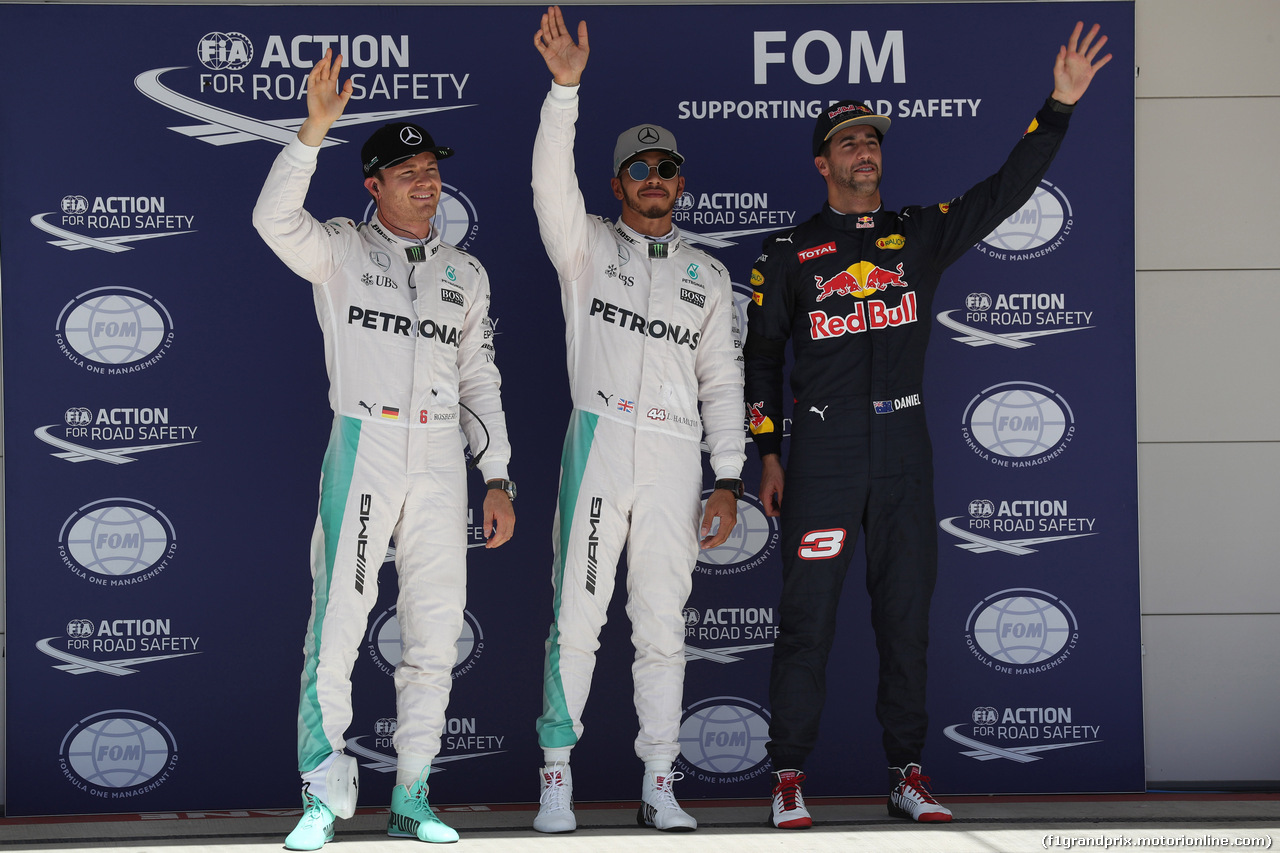 GP USA, 22.10.2016 - Qualifiche, secondo Nico Rosberg (GER) Mercedes AMG F1 W07 Hybrid, Lewis Hamilton (GBR) Mercedes AMG F1 W07 Hybrid pole position e terzo Daniel Ricciardo (AUS) Red Bull Racing RB12