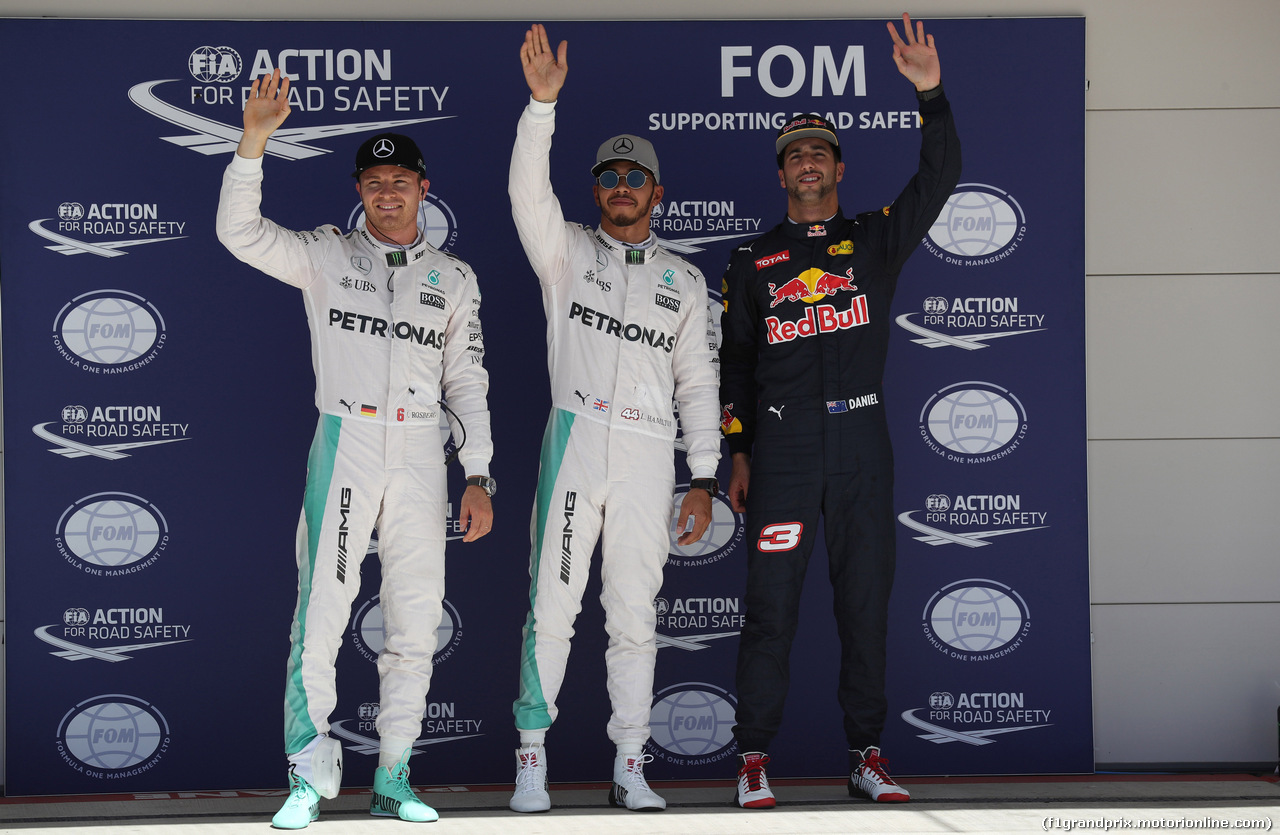 GP USA, 22.10.2016 - Qualifiche, secondo Nico Rosberg (GER) Mercedes AMG F1 W07 Hybrid, Lewis Hamilton (GBR) Mercedes AMG F1 W07 Hybrid pole position e terzo Daniel Ricciardo (AUS) Red Bull Racing RB12