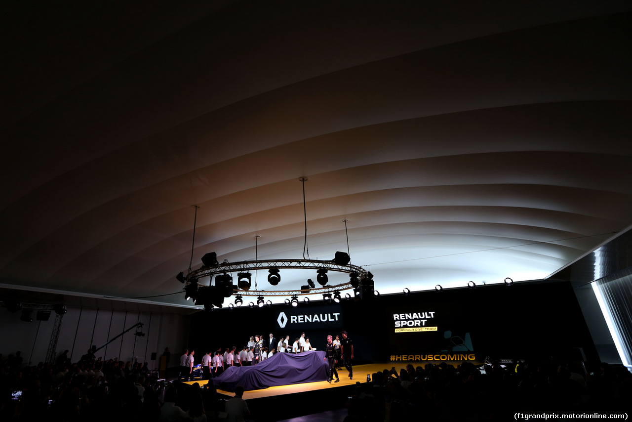 RENAULT F1 PRESENTAZIONE 2016, Kevin Magnussen (DEN) Renault Sport Formula One Team, Jolyon Palmer (GBR), Renault Sport Formula One Team e Esteban Ocon (FRA), Renault Sport Formula One Team 
03.02.2016.