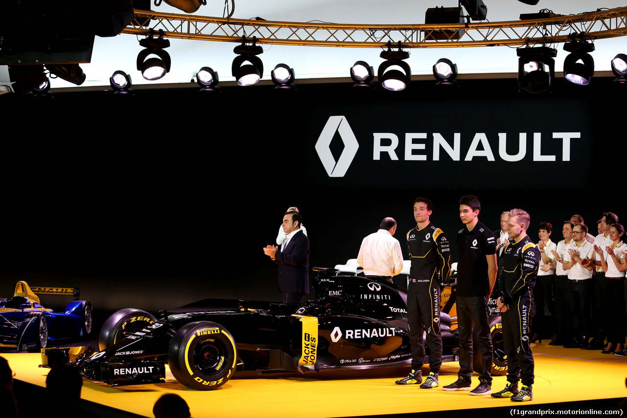 RENAULT F1 PRESENTAZIONE 2016, Frederic Vasseur (FRA) Renault Sport Formula One Team Racing Director, Carlos Ghosn (FRA) Chairman of Renault, Kevin Magnussen (DEN) Renault Sport Formula One Team, Jolyon Palmer (GBR), Renault Sport Formula One Team e Esteban Ocon (FRA), Renault Sport Formula One Team 
03.02.2016.