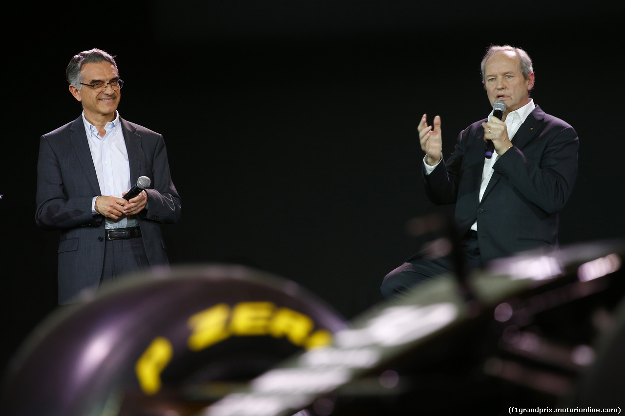 RENAULT F1 PRESENTAZIONE 2016, (L to R): Patrice Ratti (FRA) Renault Sport Cars General Manager with Jerome Stoll (FRA) Renault Sport F1 President.
03.02.2016.