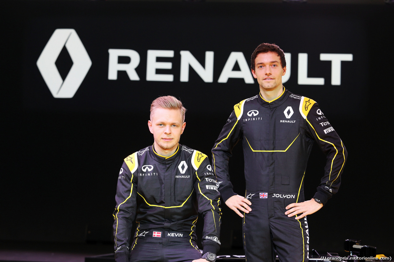 RENAULT F1 PRESENTAZIONE 2016, (L to R): Kevin Magnussen (DEN) Renault Sport Formula One Team with Jolyon Palmer (GBR) Renault Sport Formula One Team.
03.02.2016.