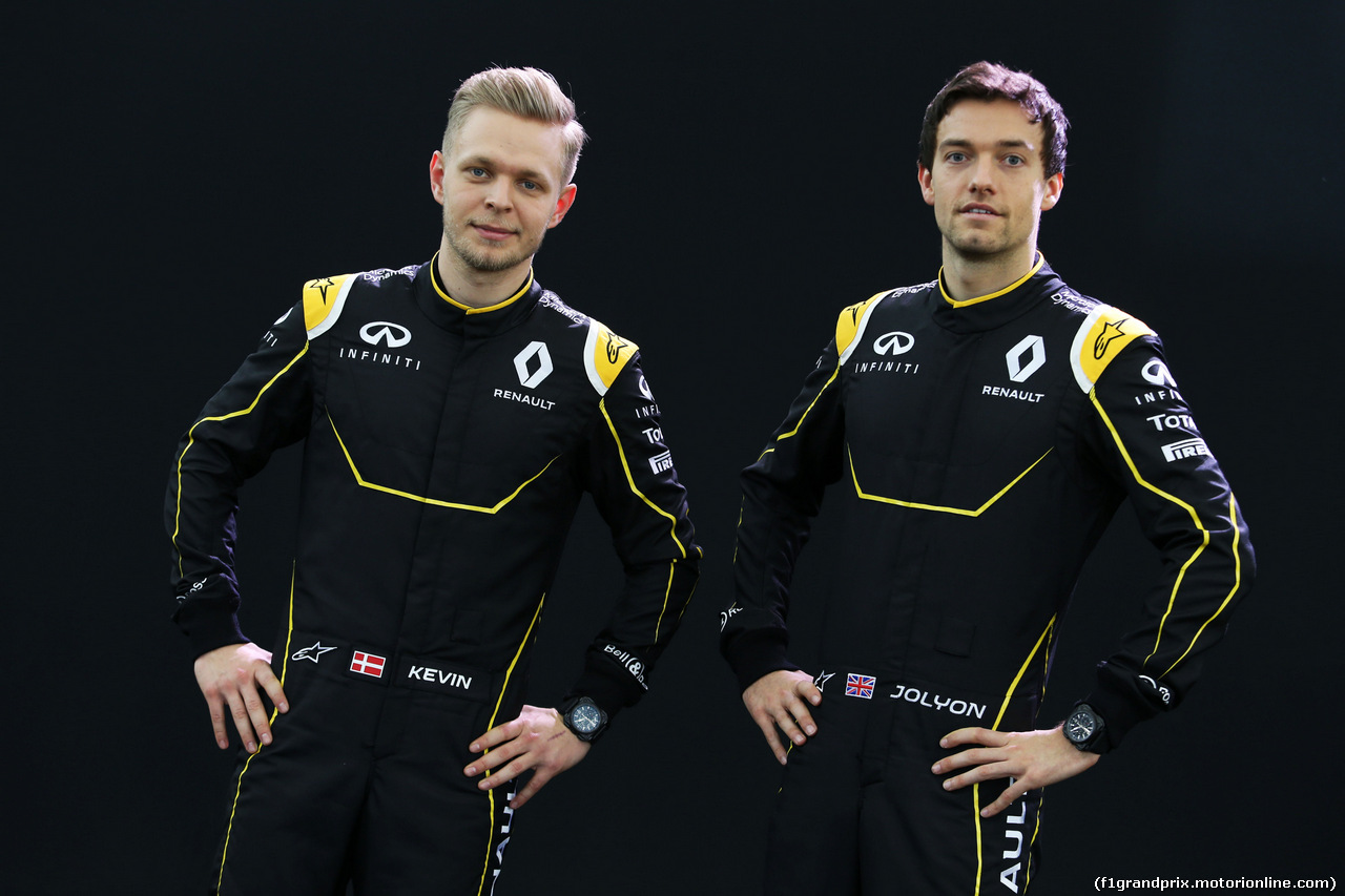 RENAULT F1 PRESENTAZIONE 2016, (L to R): Kevin Magnussen (DEN) Renault Sport Formula One Team with Jolyon Palmer (GBR) Renault Sport Formula One Team.
03.02.2016.