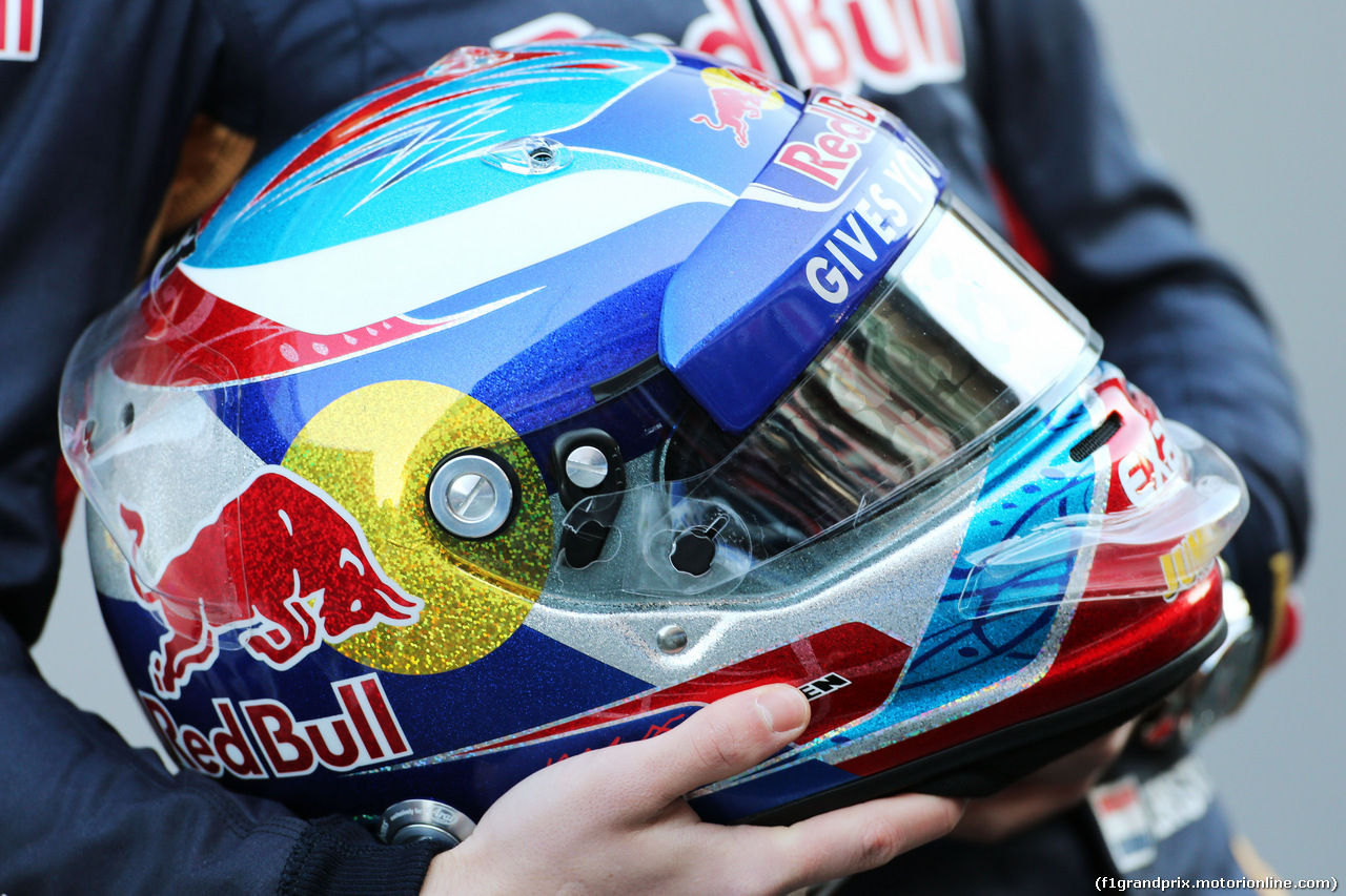 TEST F1 BARCELLONA 1 MARZO, The helmet of Max Verstappen (NLD) Scuderia Toro Rosso.
01.03.2016.