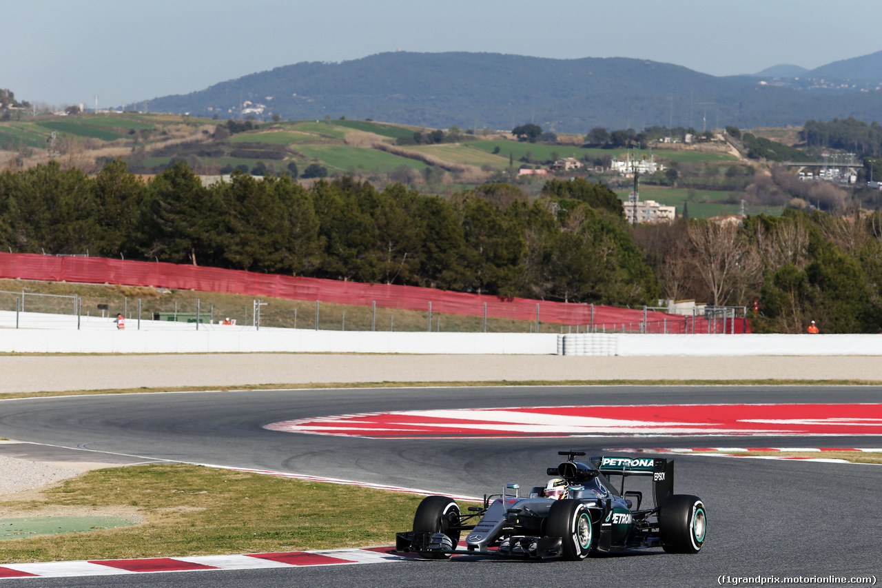 TEST F1 BARCELLONA 1 MARZO, Lewis Hamilton (GBR) Mercedes AMG F1 W07 Hybrid.
01.03.2016.