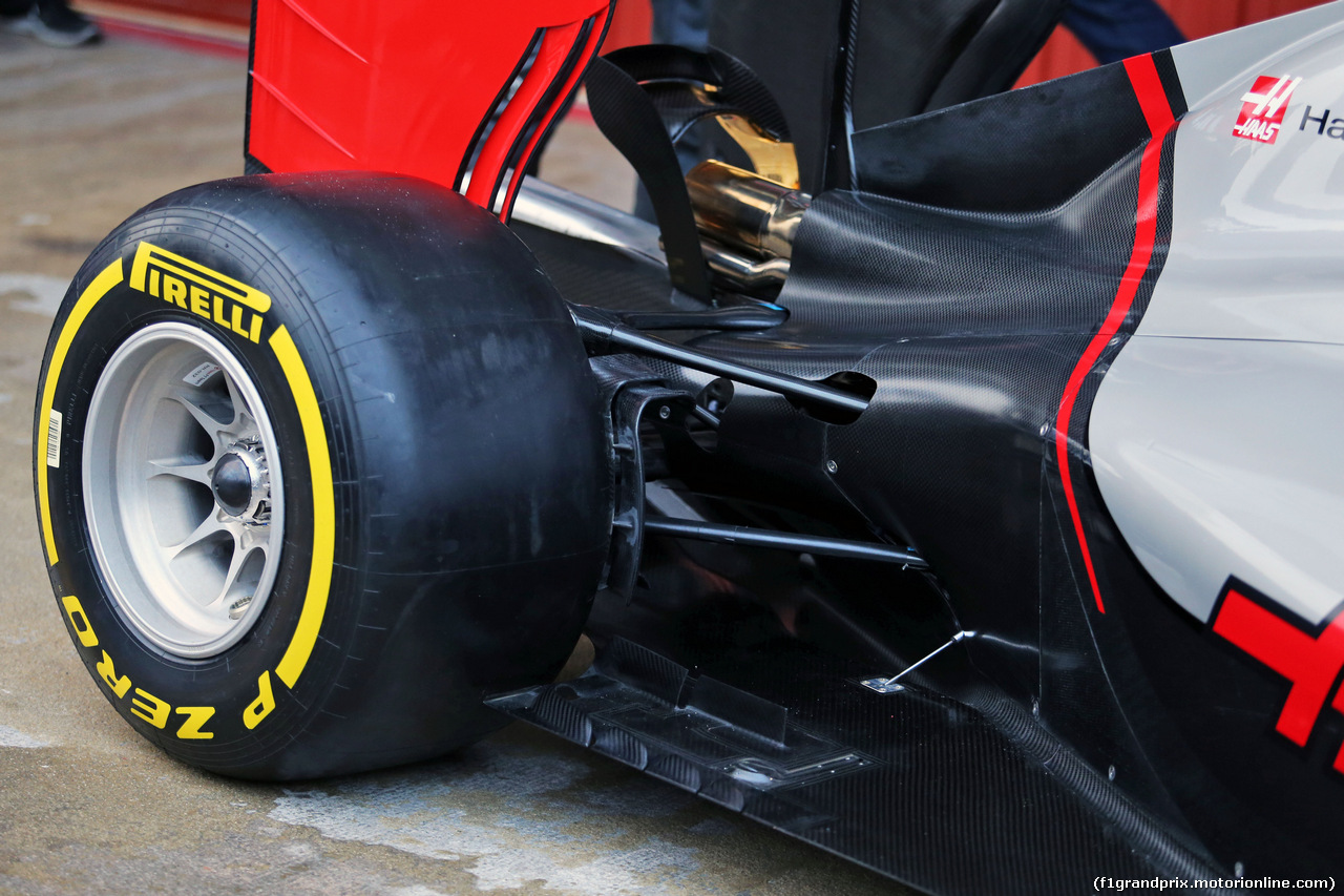 TEST F1 BARCELLONA 22 FEBBRAIO, Haas VF-16 rear suspension e floor detail.
22.02.2016.