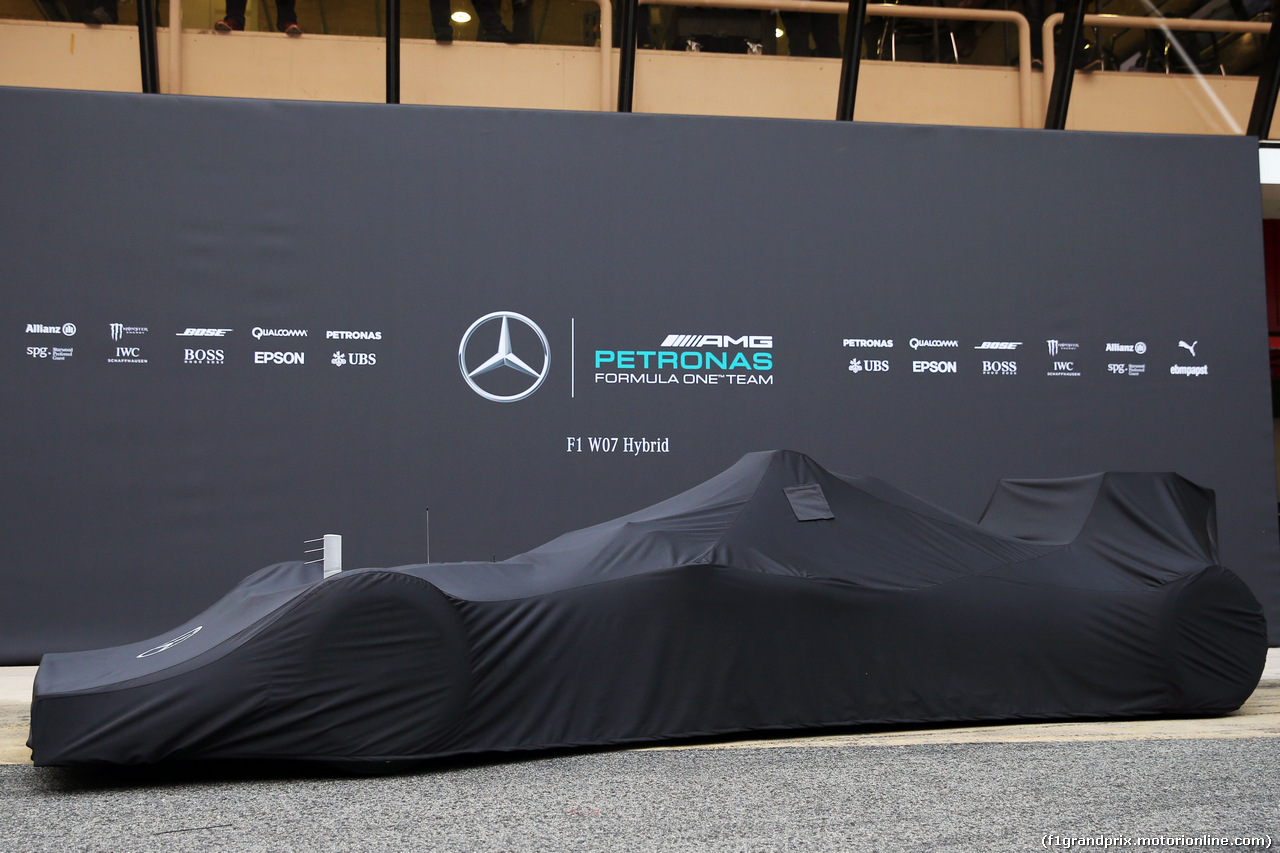 TEST F1 BARCELLONA 22 FEBBRAIO, The Mercedes AMG F1 W07 Hybrid under wraps.
22.02.2016.