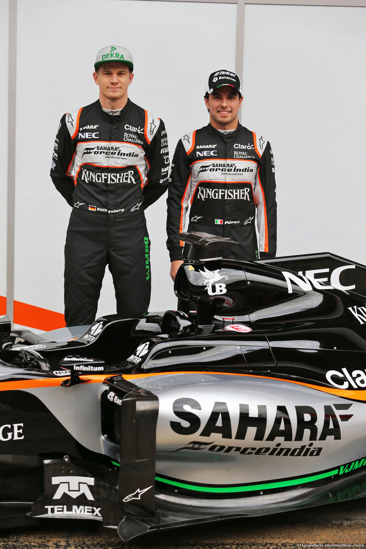 TEST F1 BARCELLONA 22 FEBBRAIO, (L to R): Nico Hulkenberg (GER) Sahara Force India F1 with team mate Sergio Perez (MEX) Sahara Force India F1 at the Sahara Force India F1 VJM09 unveiling.
22.02.2016.