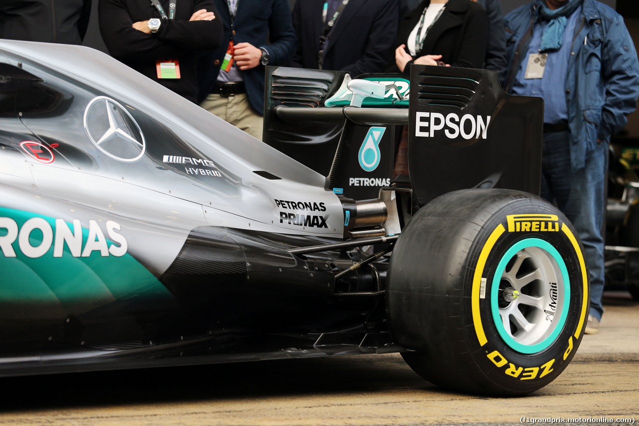 TEST F1 BARCELLONA 22 FEBBRAIO, Mercedes AMG F1 W07 Hybrid rear suspension detail.
22.02.2016.