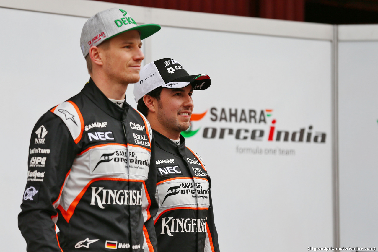 TEST F1 BARCELLONA 22 FEBBRAIO, (L to R): Nico Hulkenberg (GER) Sahara Force India F1 with Sergio Perez (MEX) Sahara Force India F1.
22.02.2016.