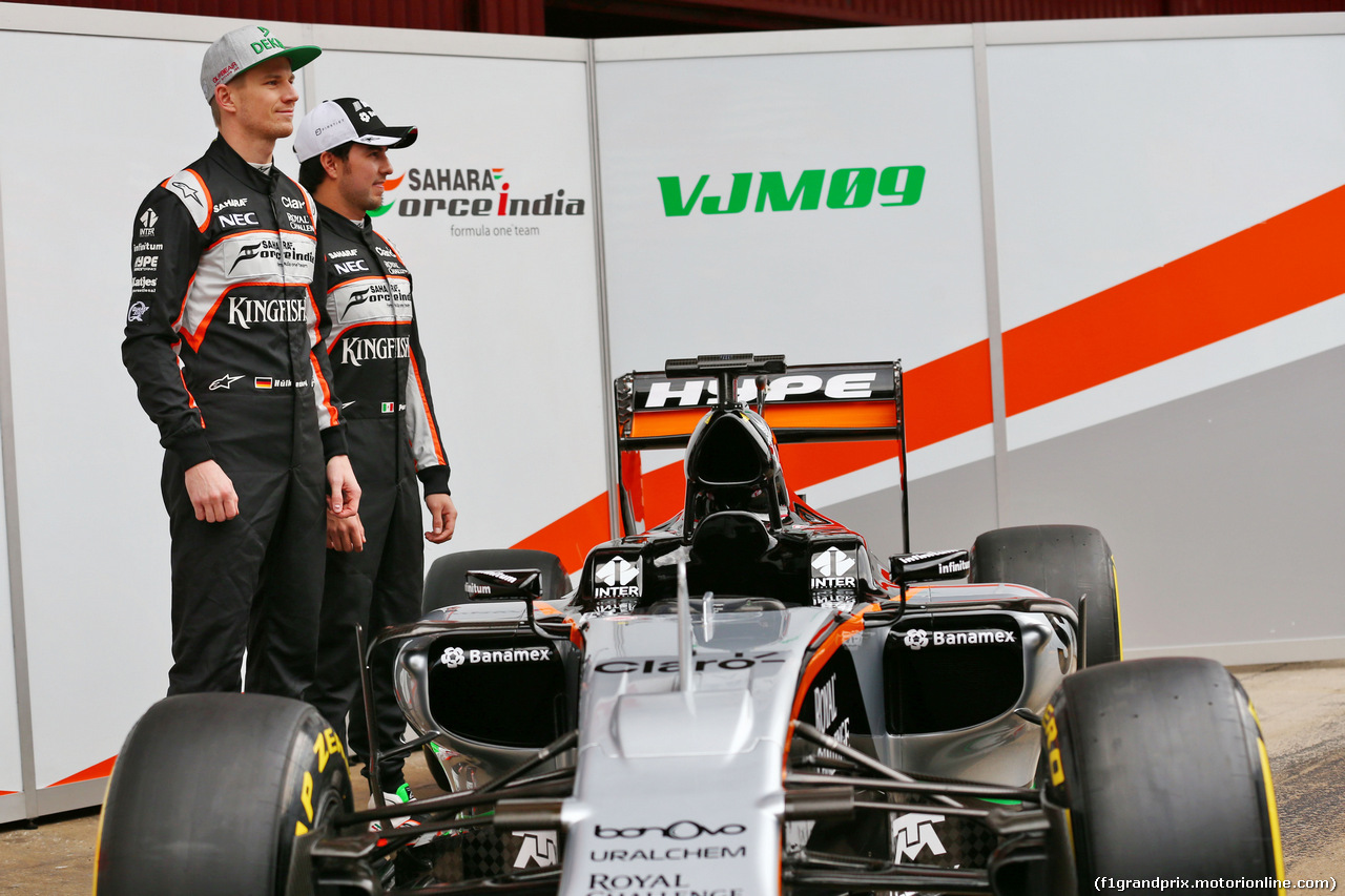 TEST F1 BARCELLONA 22 FEBBRAIO, (L to R): Nico Hulkenberg (GER) Sahara Force India F1 with Sergio Perez (MEX) Sahara Force India F1 e the Sahara Force India F1 VJM09.
22.02.2016.