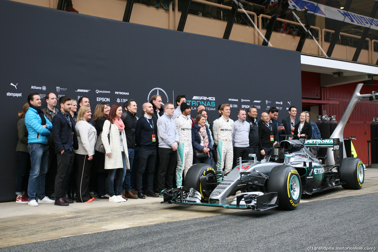 TEST F1 BARCELLONA 22 FEBBRAIO, The Mercedes AMG F1 W07 Hybrid is unveiled.
22.02.2016.