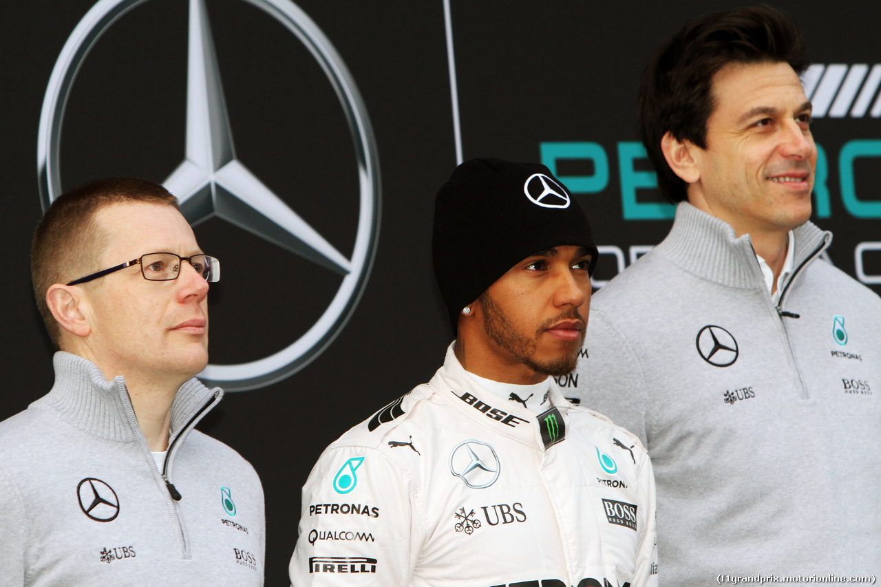 TEST F1 BARCELLONA 22 FEBBRAIO, (L to R): aco with Lewis Hamilton (GBR) Mercedes AMG F1 e Toto Wolff (GER) Mercedes AMG F1 Shareholder e Executive Director.
22.02.2016.