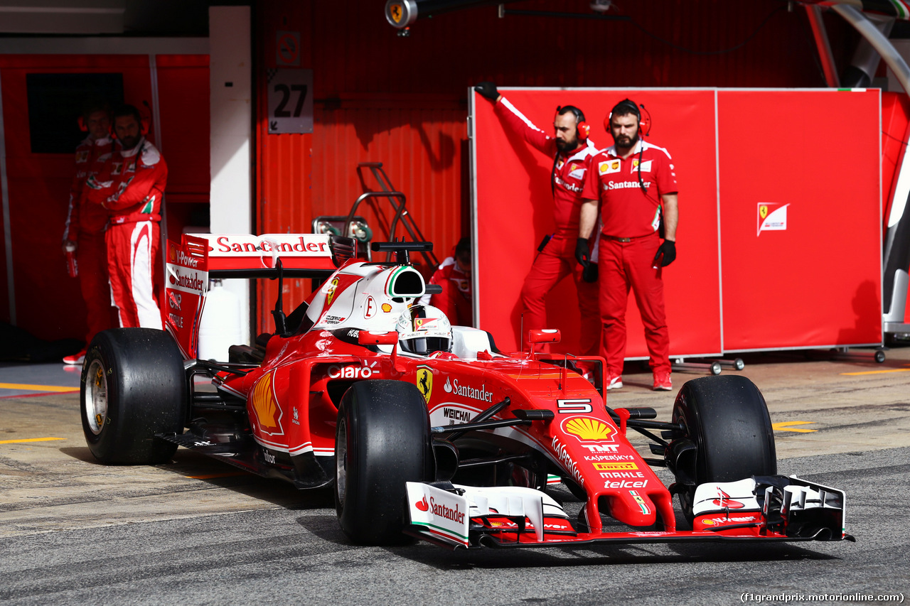 TEST F1 BARCELLONA 22 FEBBRAIO, Sebastian Vettel (GER)  Ferrari SF16-H leaves the pits.
22.02.2016.