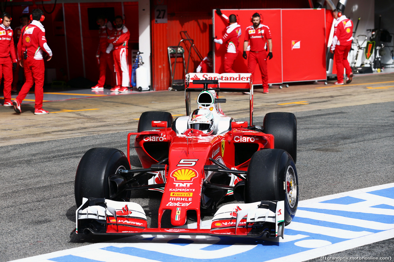 TEST F1 BARCELLONA 22 FEBBRAIO, Sebastian Vettel (GER)  Ferrari SF16-H leaves the pits.
22.02.2016.