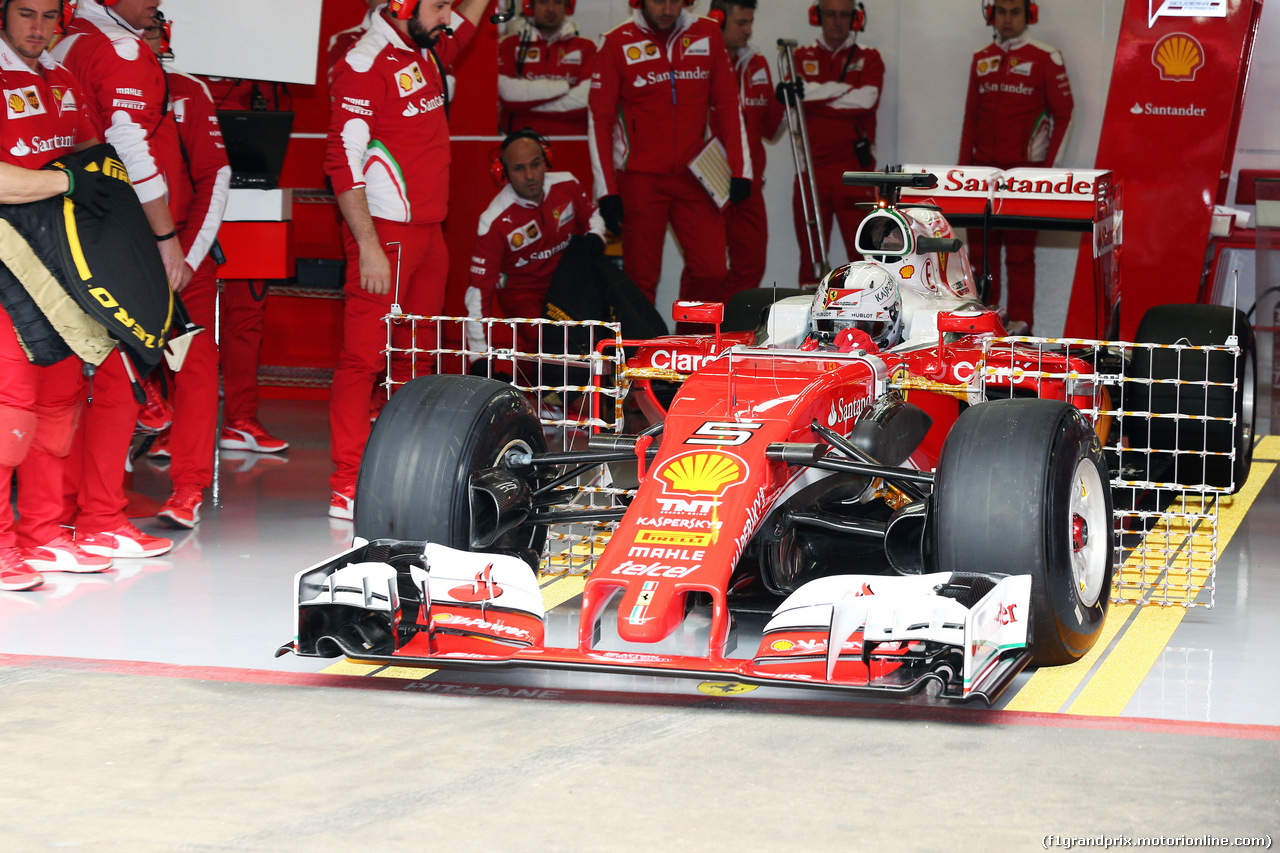 TEST F1 BARCELLONA 22 FEBBRAIO, Sebastian Vettel (GER)  Ferrari SF16-H leaves the pits.
22.02.2016.